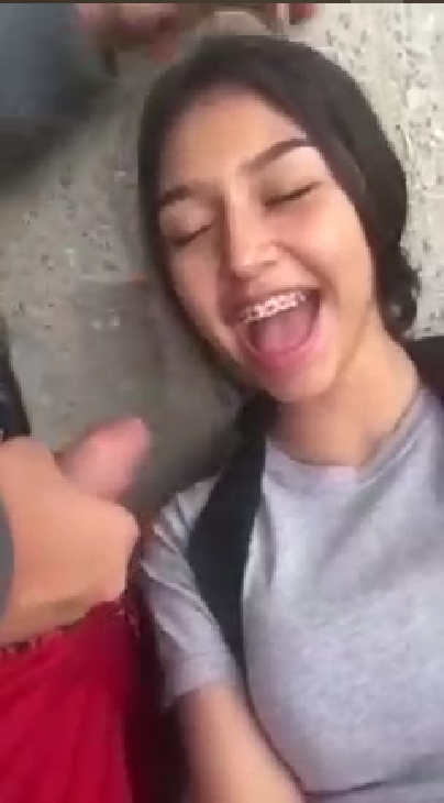 Colegiala Mamando Verga, Video Viral 1