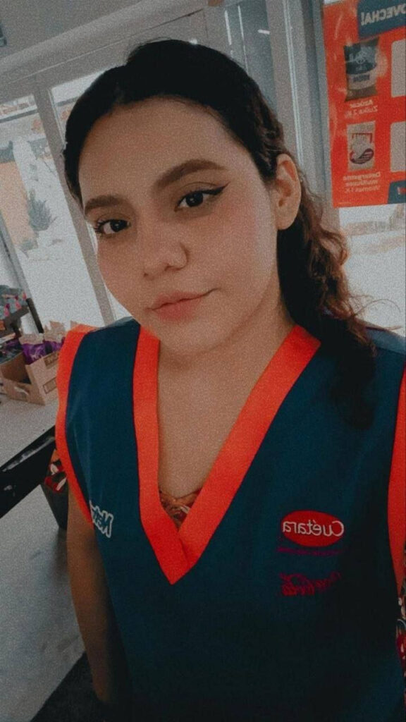 Sandra, Rica Putita vendedora de Cuétara 1