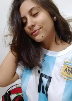 Jovencita Argentina Recién Egresada de la Secundaria, se desnuda! 16