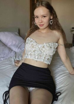 Natalia Smirnova Blanquita Calienta Huevos Cogiendo por el Culo 2