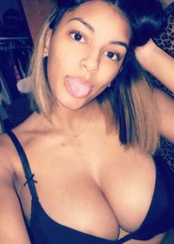 Nahazia Field Morena Putita de Ricas Tetas - Parte 2 9