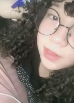 Jeni La Morrita de Rulos Masturbandose 7