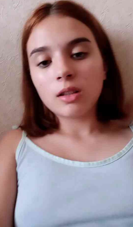 Chica Blanca Mostrando Su Cuerpo y Masturbandose 1